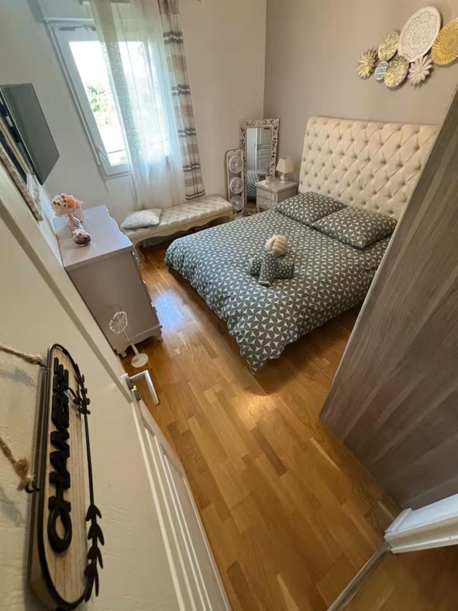 A 10 Mins D'aeroport D'orly Lumineux Chaleureux Homestay *